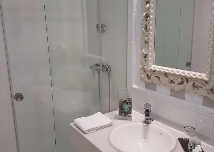 ゲストハウス Adults Only